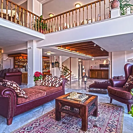 Hotel Fedriades 3*
