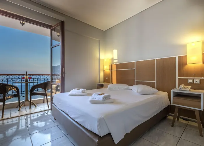 Ξενοδοχείο Fedriades 3*