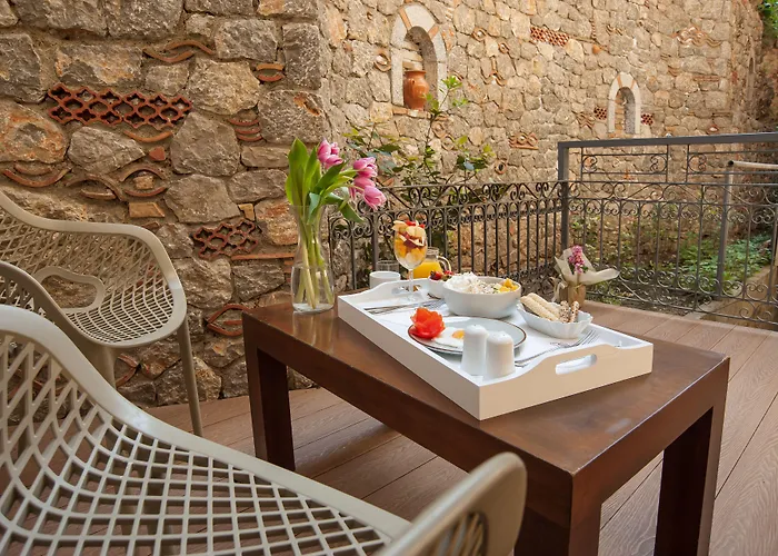 Ξενοδοχείο Fedriades 3*